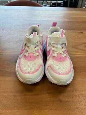 Nike- Cosmic Runner Little Kids' Running Shoes